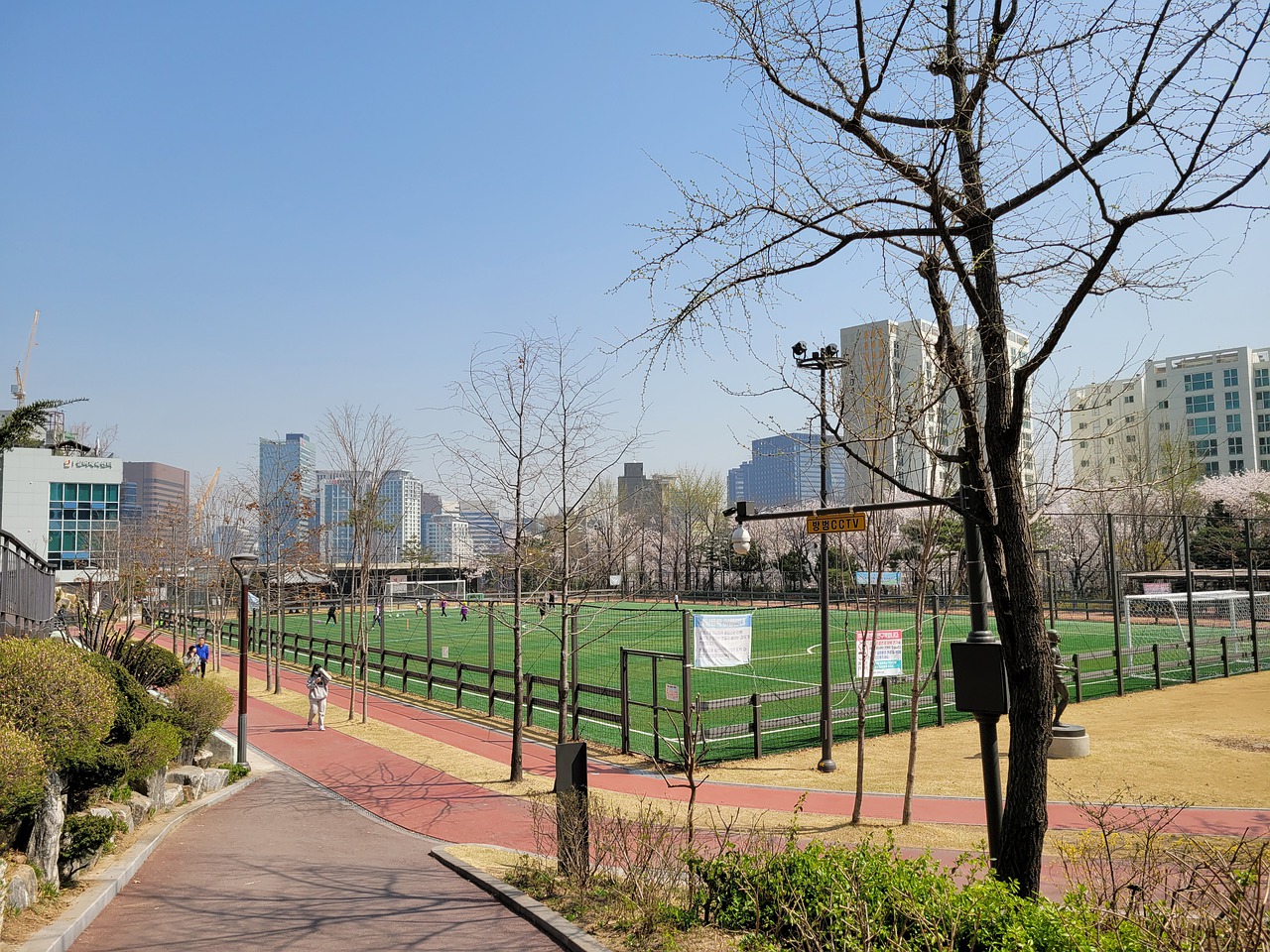 米蘭社媒贊揚德約 你再一次書寫了歷史 熱烈祝賀你首次獲得奧運金牌.