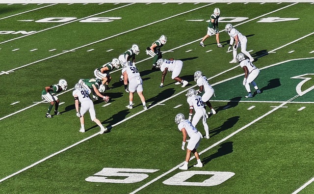 [NBA]湖人得到黄蜂中锋马克·威廉姆斯.